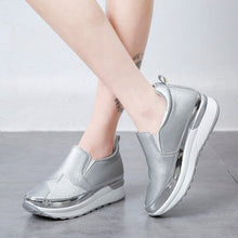 Cargar imagen en el visor de la galería, Stylish rhinestone thick sole casual shoes