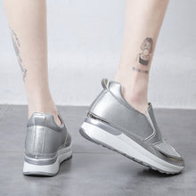 Cargar imagen en el visor de la galería, Stylish rhinestone thick sole casual shoes