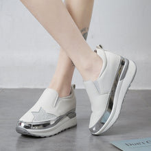 Cargar imagen en el visor de la galería, Stylish rhinestone thick sole casual shoes