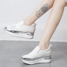 Cargar imagen en el visor de la galería, Stylish rhinestone thick sole casual shoes