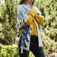 Load image into Gallery viewer, Graddi™ Snowy Owl Shawl