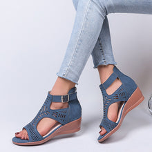 Cargar imagen en el visor de la galería, Women&#39;s Summer Hollow Wedge Buckle Comfortable Sandals
