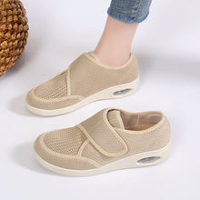 Cargar imagen en el visor de la galería, Women&#39;s Extra Wide Mesh Breathable Air Cushion Shoes
