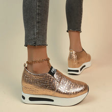 Cargar imagen en el visor de la galería, Metallic Thick Bottom Slip On Women Pumps
