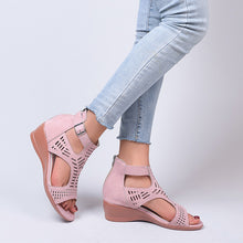 Cargar imagen en el visor de la galería, Women&#39;s Summer Hollow Wedge Buckle Comfortable Sandals
