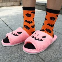 Cargar imagen en el visor de la galería, Halloween Jack-O-Lantern Soft Plush Comfort Slippers
