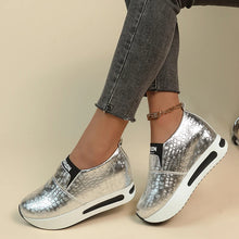 Cargar imagen en el visor de la galería, Metallic Thick Bottom Slip On Women Pumps
