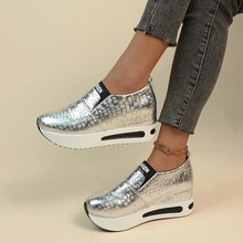 Cargar imagen en el visor de la galería, Metallic Thick Bottom Slip On Women Pumps
