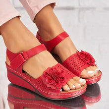 Cargar imagen en el visor de la galería, Women&#39;s Summer Hollow Flower Platform Sandals
