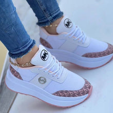 Cargar imagen en el visor de la galería, Women&#39;s Spring New Casual Wedge Mesh Sneakers
