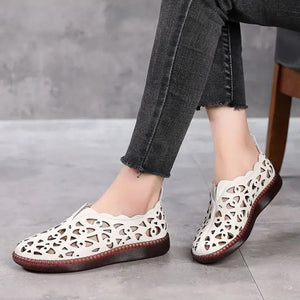 Breathable and comfortable mother's shoes with a soft and non-slip sole