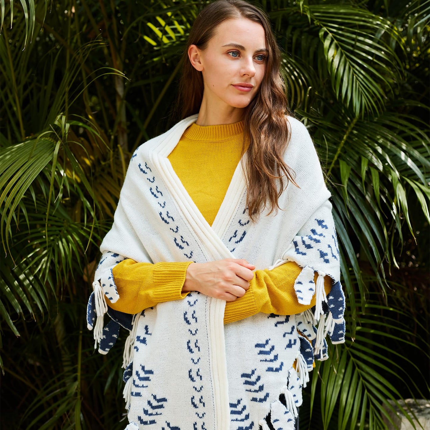 Graddi™ Snowy Owl Shawl