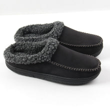 Cargar imagen en el visor de la galería, Men&#39;s Microsuede Moc Toe Clog Cuff Slipper
