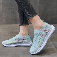 Cargar imagen en el visor de la galería, Women&#39;s Rhinestone Stretch Casual Breathable Sneakers
