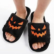 Cargar imagen en el visor de la galería, Halloween Jack-O-Lantern Soft Plush Comfort Slippers
