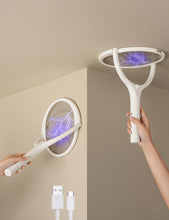 Cargar imagen en el visor de la galería, Rotating Head Rechargeable Fly Swatter with Telescopic Extensions
