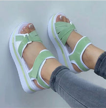 Cargar imagen en el visor de la galería, Women&#39;s Velcro Platform Comfort Sandals
