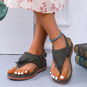 Round Toe Flat Fringed Sandals