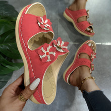 Cargar imagen en el visor de la galería, Thick Sole Round Toe Floral Flat Comfort Slippers
