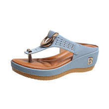 Cargar imagen en el visor de la galería, Ladies Flip Flop Wedge slippers
