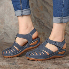 Cargar imagen en el visor de la galería, Women Hollow Out Breathable Wedges Thick Sole Buckle Sandals
